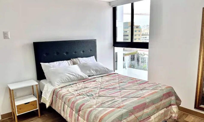 San Isidro Centro Financiero Apartment | Cozy apartment on San Isidro, lima - free wiffi, pool & gym.