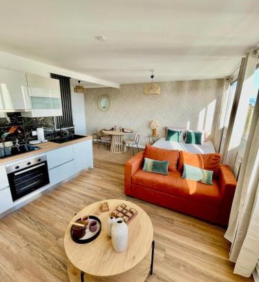 Amiens Apartment | Cozy apartment with parking and panoramic views!