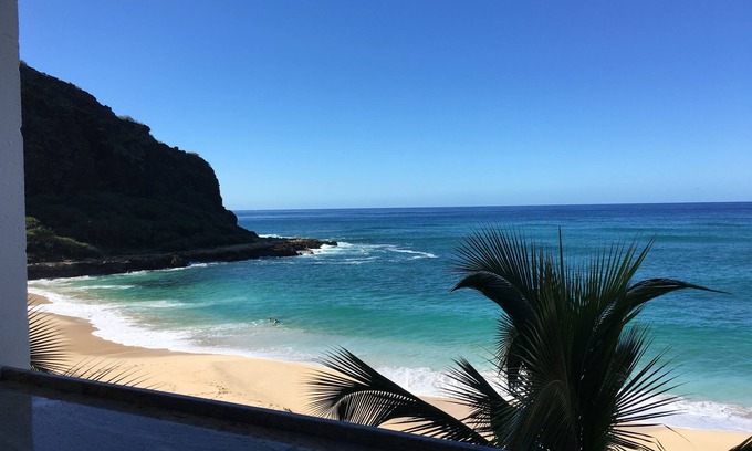 Makaha Condo | Cozy Beach front condo in Makaha