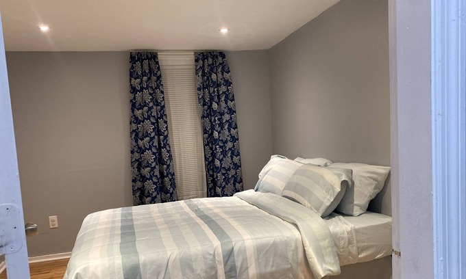 Orange Lake House | Cozy Bedroom #2