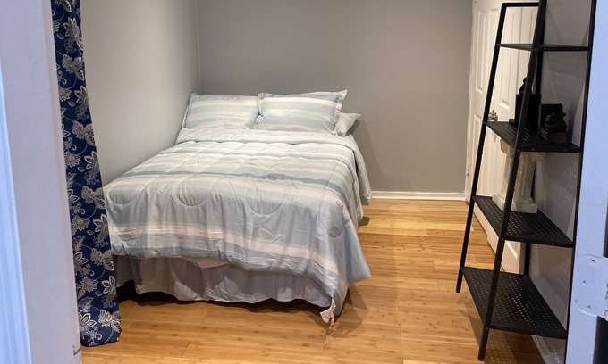 Orange Lake House | Cozy Bedroom #2