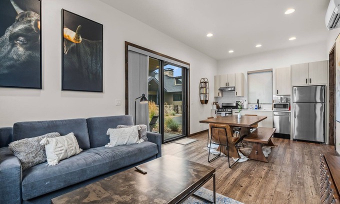 Powell Butte House | Cozy Brasada Casita | Private Entrance