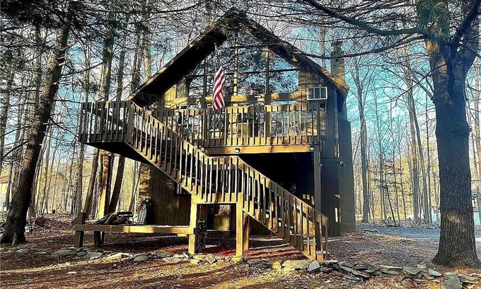 Gouldsboro House | Cozy Cabin - Big Bass Lake