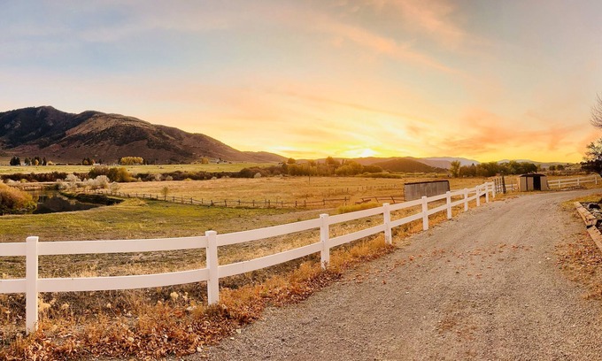 Lava Hot Springs House | Cozy Cabin on 2 acres with mountain view river access, 5 min to Lava Hot Springs