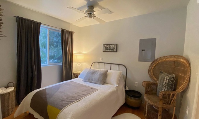 White Salmon Cabin | Cozy cabin with 1 bedroom and WiFi, AC in enjoyable White Salmon