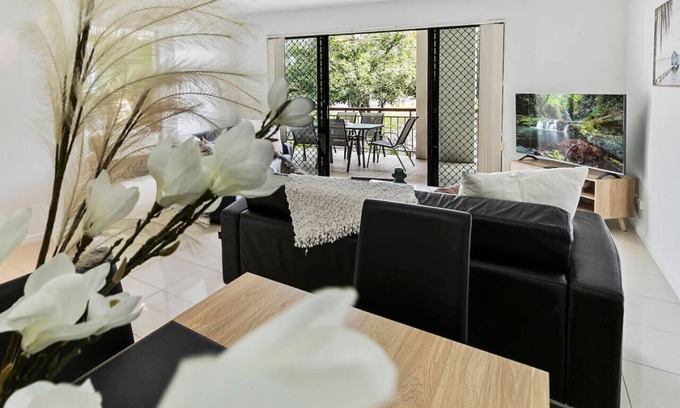 Cairns North Apartment | Cozy Cairns Stay - Near Airport, City & Esplanade