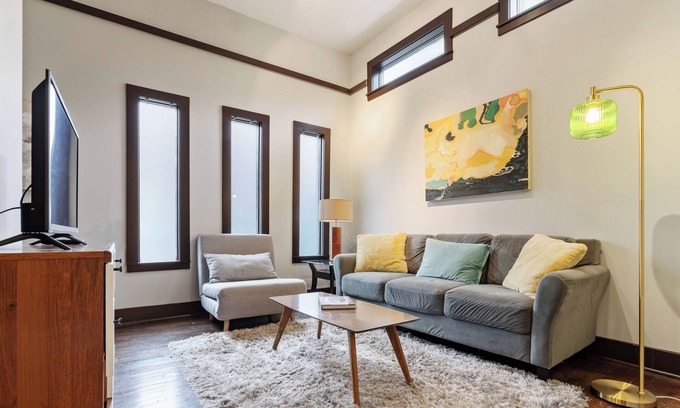 Broadway Cottage | Cozy Capitol Hill Cottage