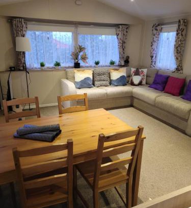 Prestonpans House | Cozy Caravan Near Edinburgh