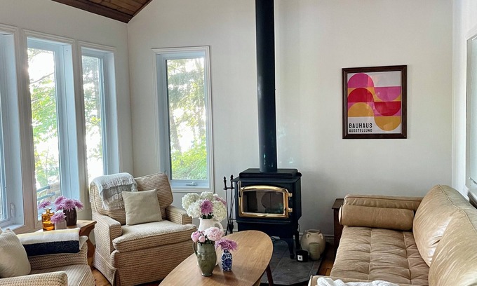 Torrance Cottage | Cozy & Chic Long Lake Cabin