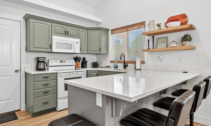 La Verkin House | Cozy Clean Home Near Zion - High Speed Internet - Self Check-In/Out