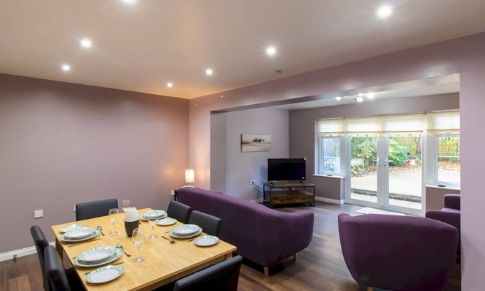 North Shields House | Cozy Coastal 3-Bedroom Home in North Shields - PTK