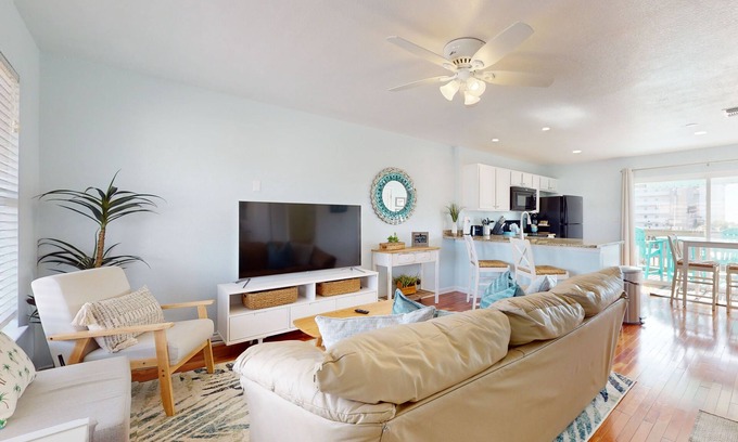 Fort Walton Beach Condo | Cozy coastal condo, dog friendly, gulf view and close to beach access