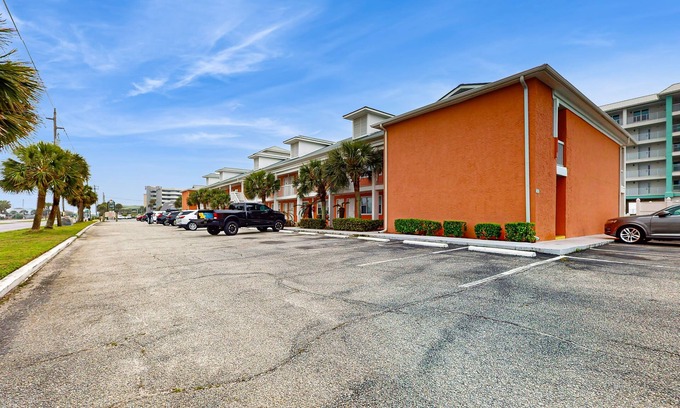 Fort Walton Beach Condo | Cozy coastal condo with shared pool, beach access, Wifi, Washer and Dryer