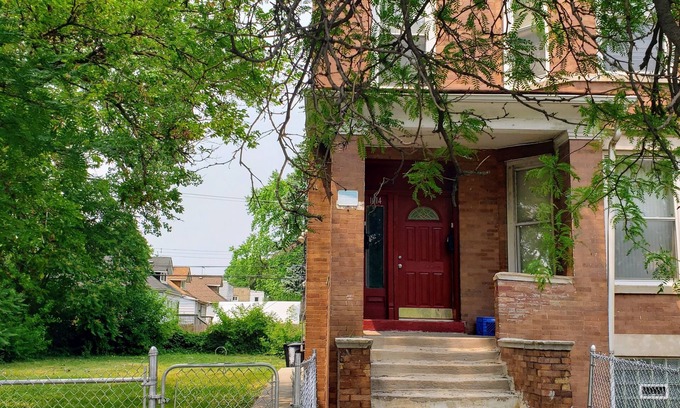 Chester Highlands Apartment | Cozy & Comfy 2 bedroom remodeled with plenty parking