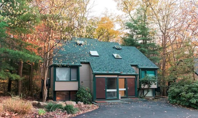 Farmington Condo | Cozy Condo on Nemacolin Grounds