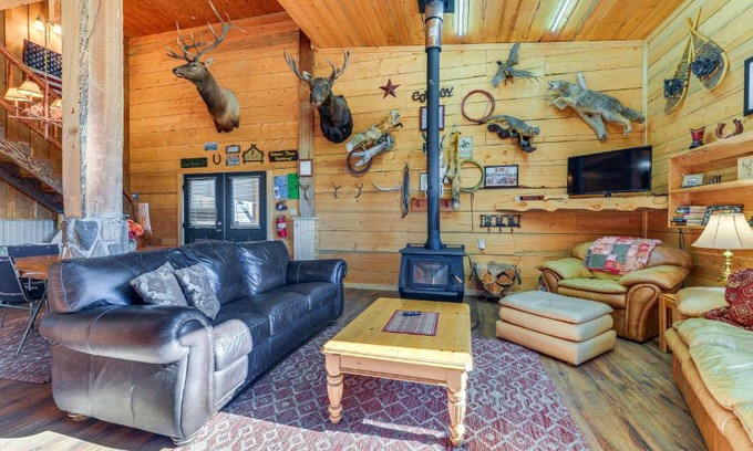 Cora House | Cozy Cora Studio Cabin with Wind River Mtn Views