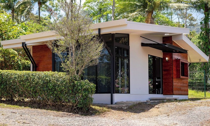 Turrialba Cottage | Cozy cottage near town & waterfall - Gated estate - Pool access - Soccer field