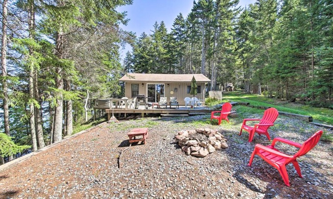 Stonington House | Cozy Cottage on Cat Cove with Wraparound Deck!