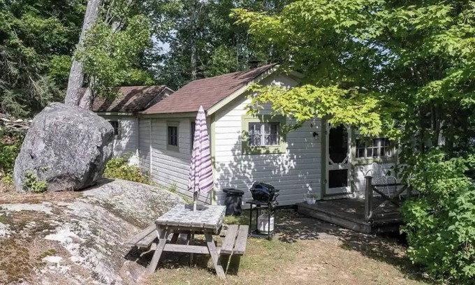 Magnetawan Cottage | Cozy cottage on Lake Cecebe. Tranquility above Muskoka at Rockwynn Cottages