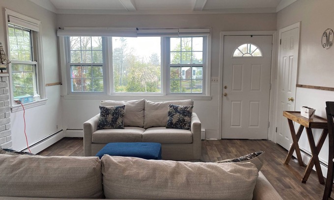 Hampton Bays Cottage | Cozy Cottage Ponquogue Hampton Bays