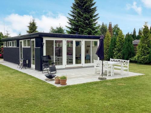 Marielyst House | Cozy Cottage Retreat in Marielyst-By Traum
