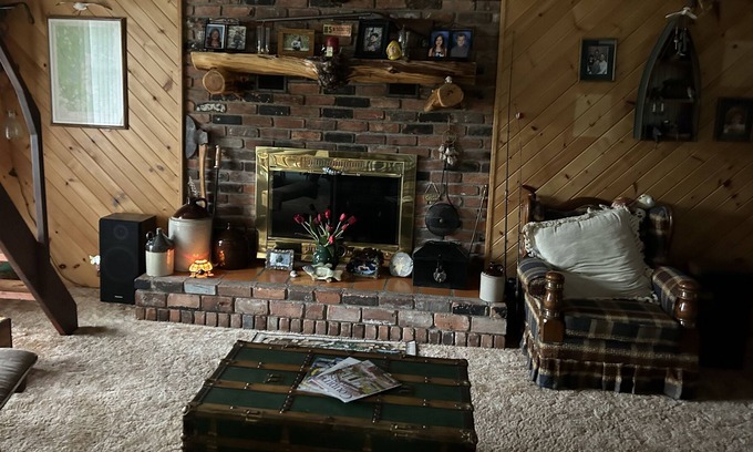 Gladwin Cabin | Cozy Cottage