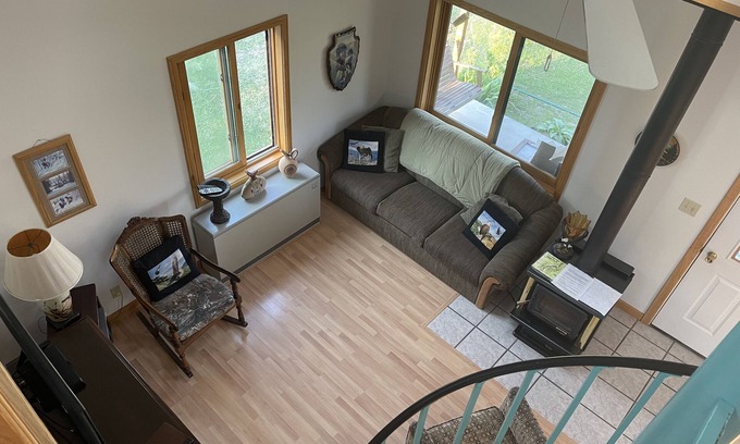 Lucerne Cabin | Cozy country Cabin on the Big Horn River, 7 miles from Hot Springs.