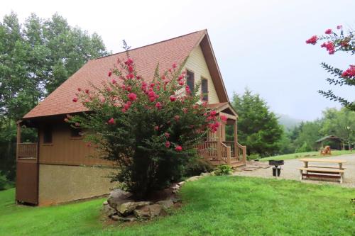 Whittier House | Cozy Couples Getaway with Hot Tub Fox Ridge Cabin