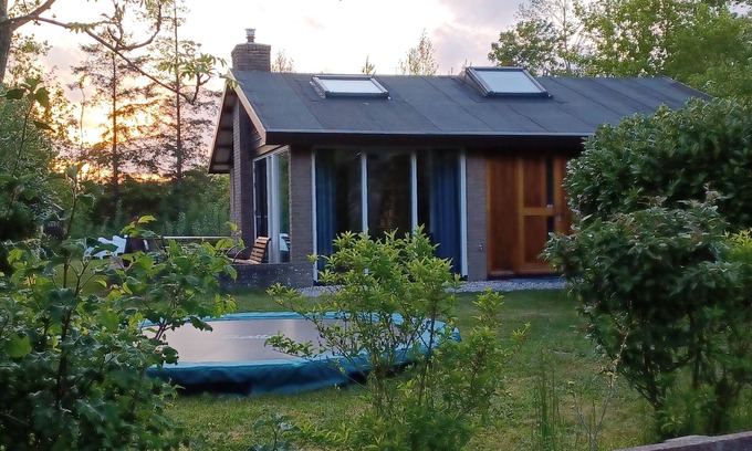 Lauwersoog House | Cozy detached vacation home with garden around: de Frije Fûgel, Lauwersoog