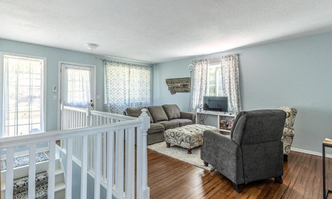 Woods Bay House | Cozy Escape