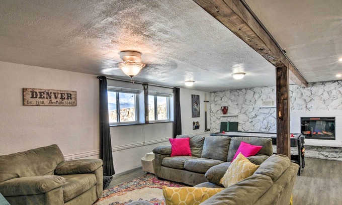 Leadville Apartment | Cozy Escape w/ Shared Outdoor Hot Tub & Mtn Views!