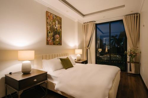 Ba Dinh Apartment | Cozy Family Apartment for 10, Rooftop 3BR Apartment, City View, Elevator, Hanoi Old Quarter