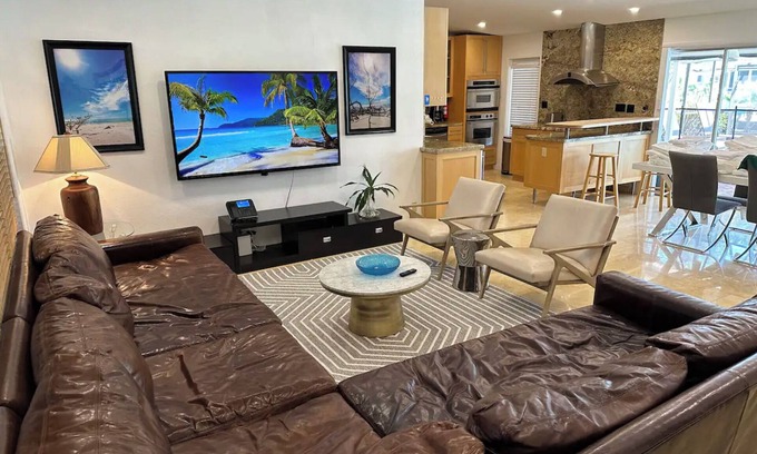 Lauderdale Isles House | Cozy Family-Friendly 3 bedroom Waterfront Home with Pool in Ft. Lauderdale