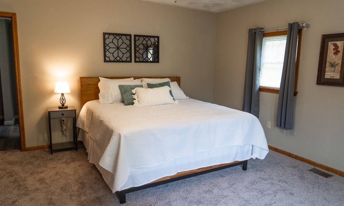 Waynesburg House | Cozy farm stay near wedding venue Peaceful location