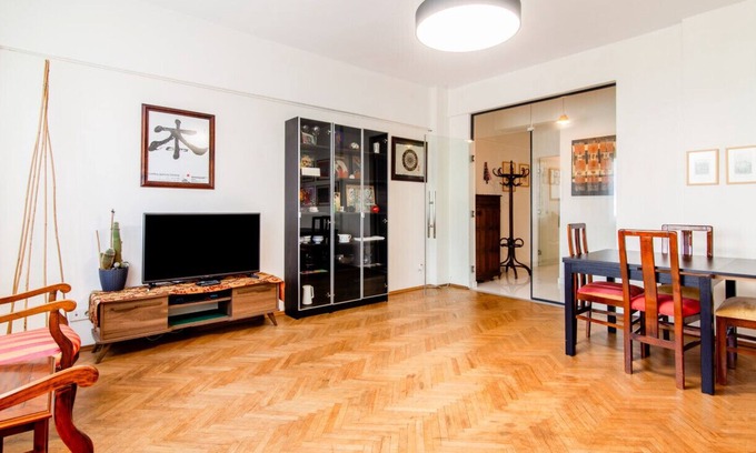 Gumussuyu Mahallesi Apartment | Cozy Flat in Beyoglu near Public Transportation