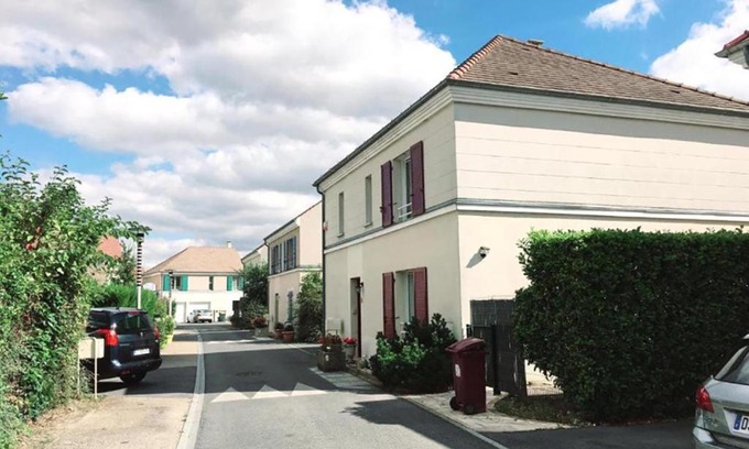 Bussy-Saint-Georges Apartment | Cozy