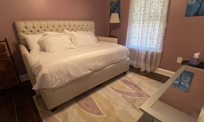 Broadmoor House | Cozy Garden Home on Private Street