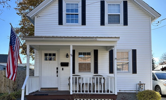 Glens Falls House | Cozy Glens Falls home away from home 15 minutes from Lake George