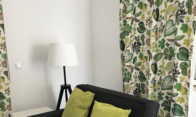 Varzea de Sintra Villa | Cozy Green Apartment