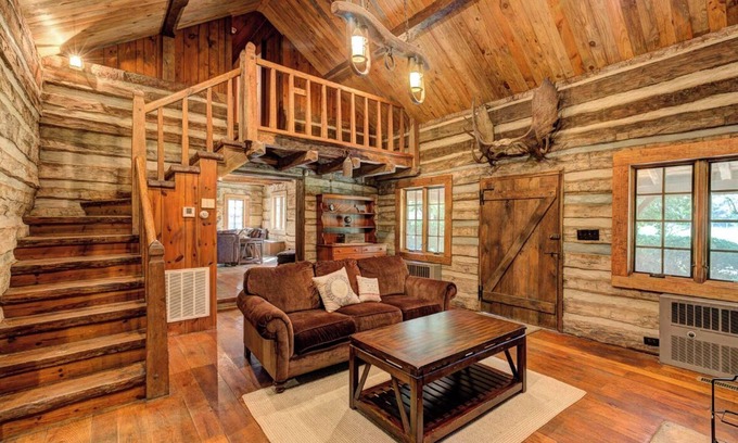 Stokes Cabin | Cozy Historic Cabin!