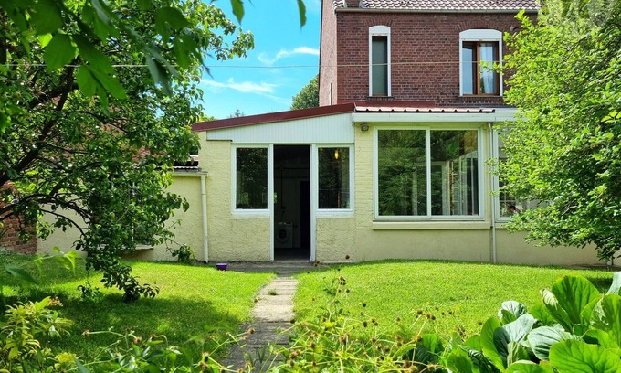 Cambrai Apartment | Cozy holiday home in Cambrai with private garden
