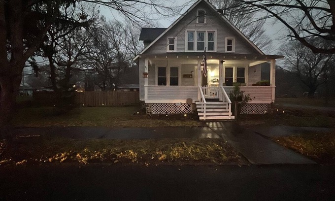 Marlinton House | Cozy home close to Snowshoe resort and the Greenbrier bike trails! Dod friendly