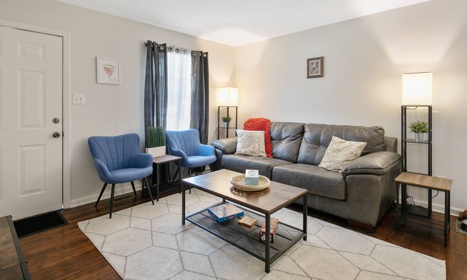 Fayetteville Cottage | Cozy Home for Travelers