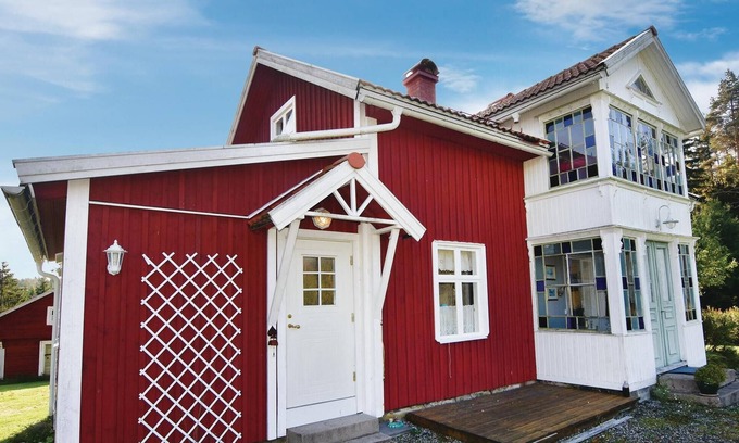 Arjang House | Cozy home in årjäng with kitchen