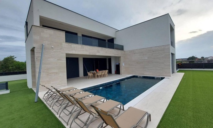 Nin House | Cozy home in Nin with house sea view