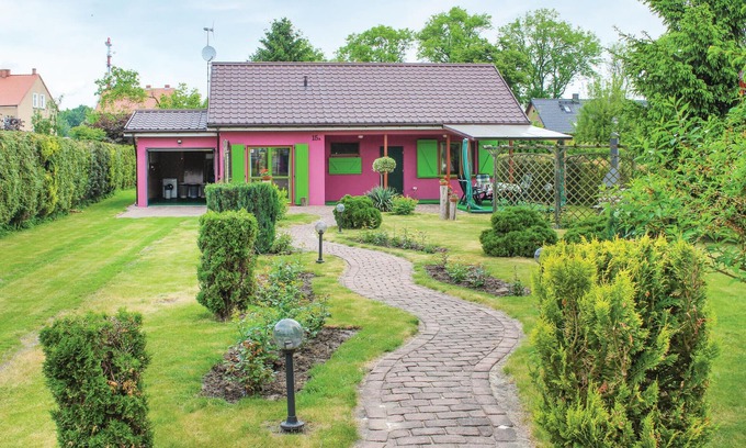 Nowe Warpno House | Cozy home in Nowe Warpno with WiFi