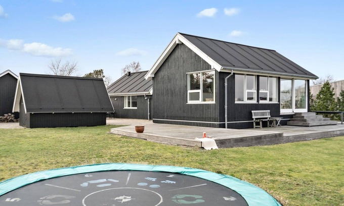 Saksild Strand House | Cozy home in Odder with WiFi