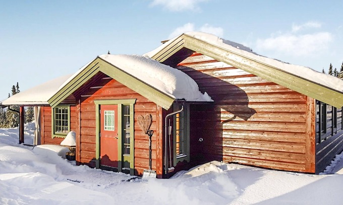 Kamben House | Cozy home in Ulnes with sauna