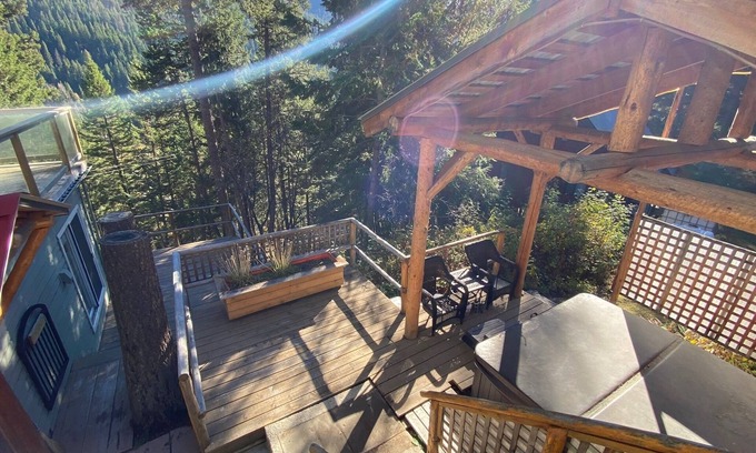 Okanagan-Similkameen Cabin | Cozy Home Like Cabin -10 minutes away from Manning Park Ski Resort