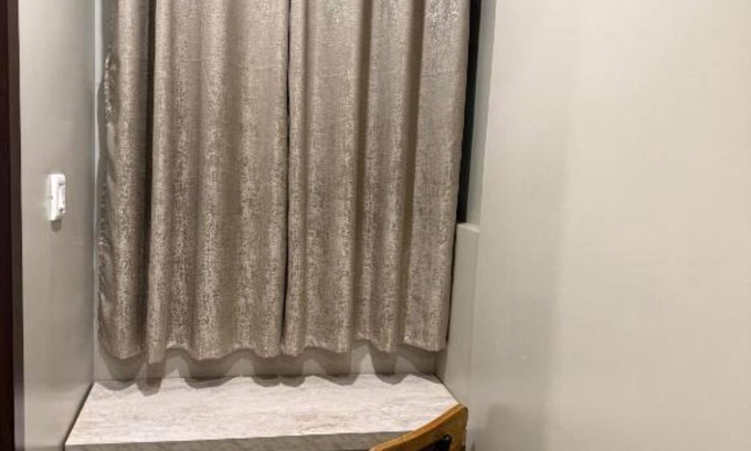 Kammanahalli Hotel | Cozy hotel suite with WiFi and AC in charming Bengaluru